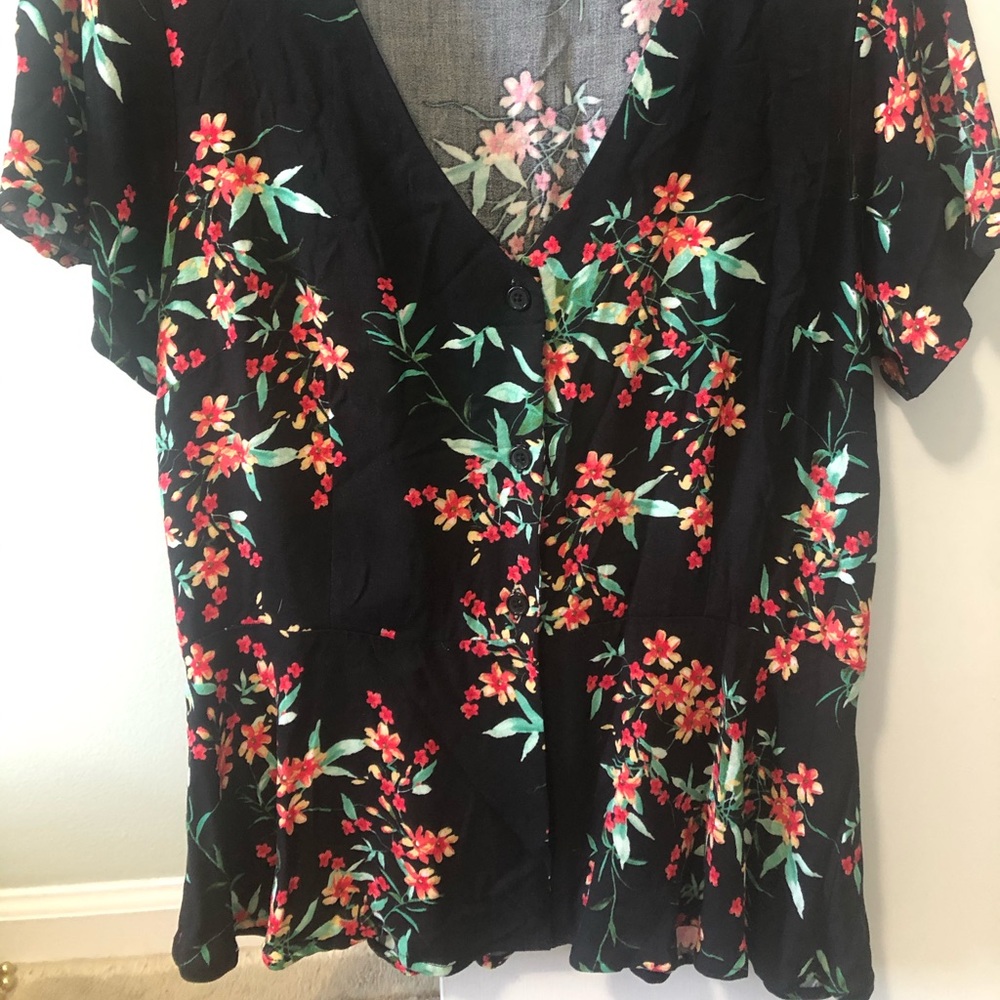 Black Floral Button-Front Top - Picture 2 of 5